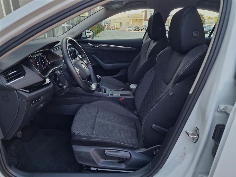Škoda Octavia 2.0TDI Style, původ ČR,1.Maj. - fotka 19 z 50