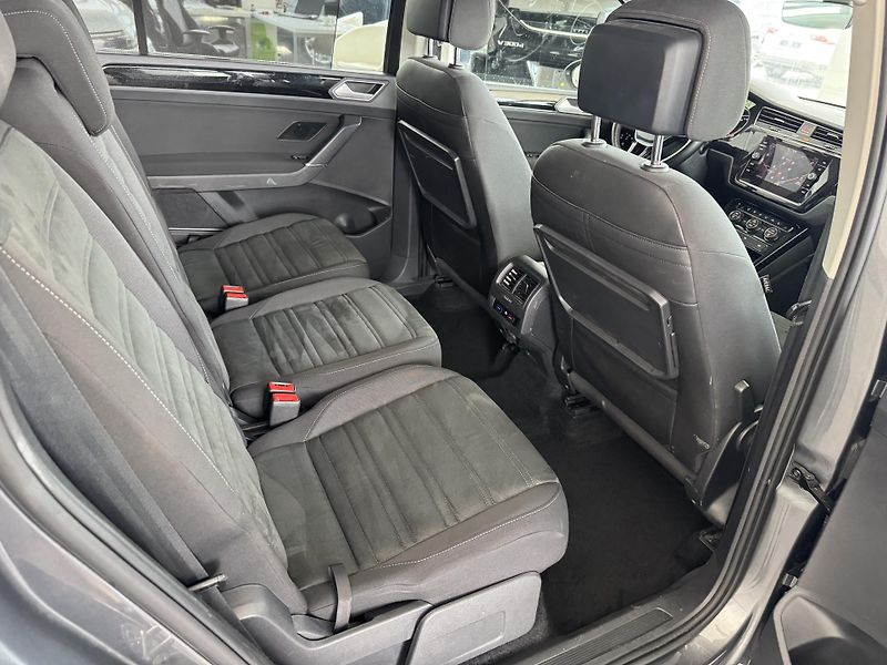 Volkswagen Touran (2020) 1,5TSi DSG 7.MÍST NAVIGACE ACC - fotka 19 z 31