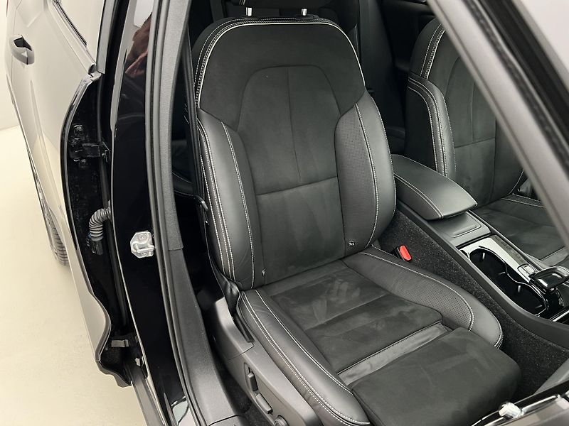 Volvo XC40 AWD TWIN MOTOR RECHARGE - fotka 21 z 44