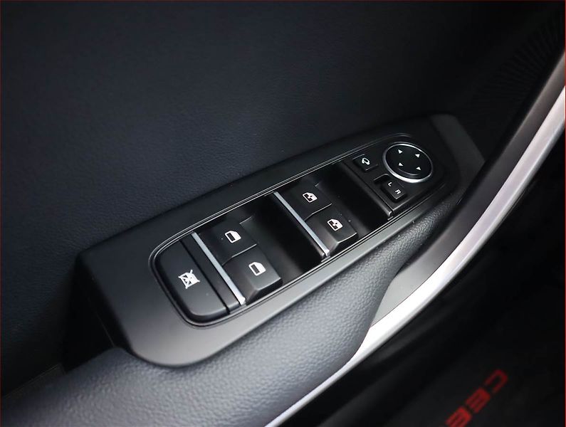 Kia Ceed (2022) 1.0 T-GDI, Serv.kniha - fotka 13 z 18