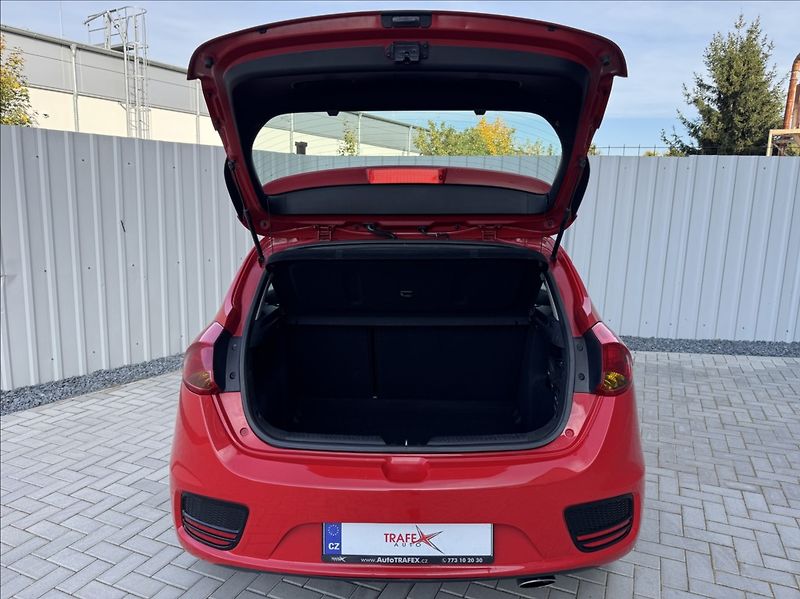 Kia Ceed 1,4 i 73kW 2.maj. původ ČR - fotka 12 z 50