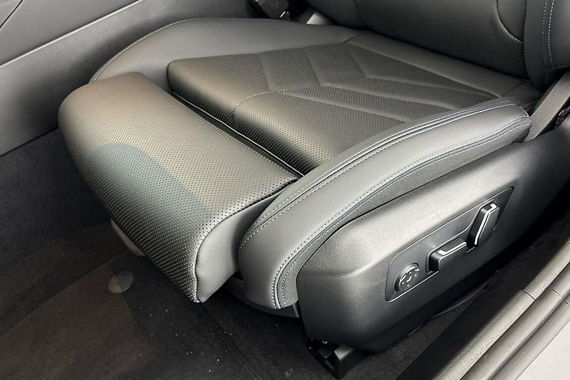 BMW Řada 5 540d xDrive Touring - fotka 7 z 25