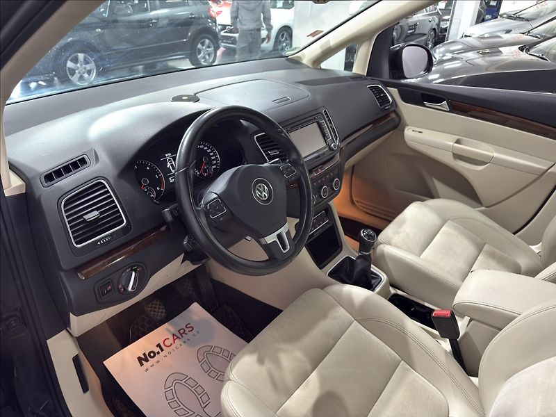 Volkswagen Sharan 2,0   TDI HIGH PANO WEBASTO TZ - fotka 8 z 40