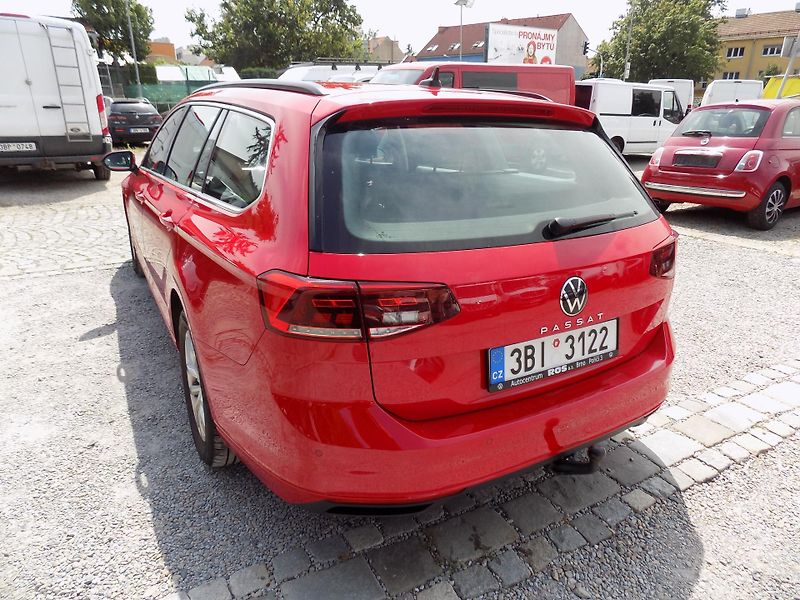 Volkswagen Passat 2,0 TDI 110 KW DSG VÝHŘEV LED - fotka 13 z 43