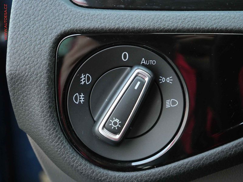 Volkswagen Golf (2013) 1.4TSi, Bixenon, AC - fotka 12 z 18
