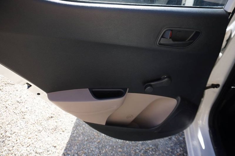 Hyundai i10 (2014) 1,0 1 MAJ V ČR - fotka 8 z 27