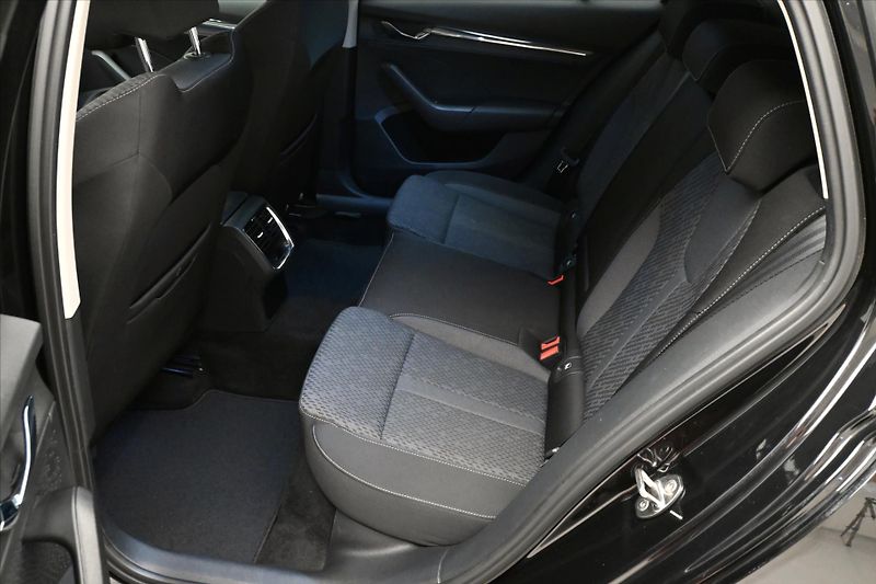 Škoda Octavia 2,0 TDI 110kW DSG Style Záruka - fotka 14 z 32