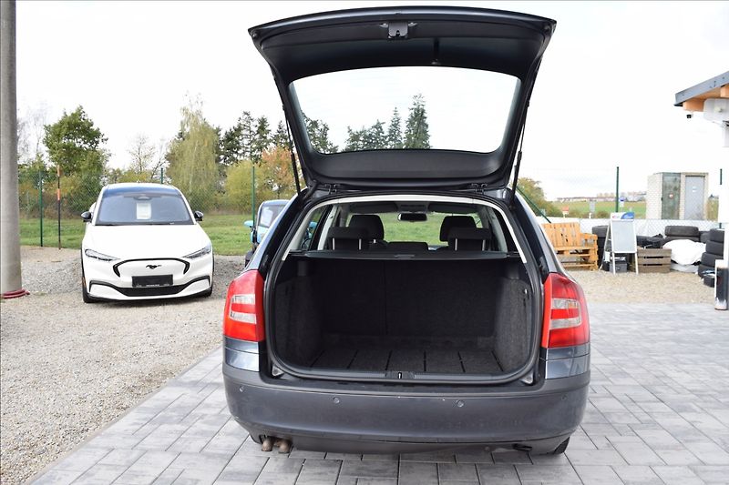 Škoda Octavia 2,0 TDi 103kw 4x4 2 SADY KOL - fotka 13 z 36