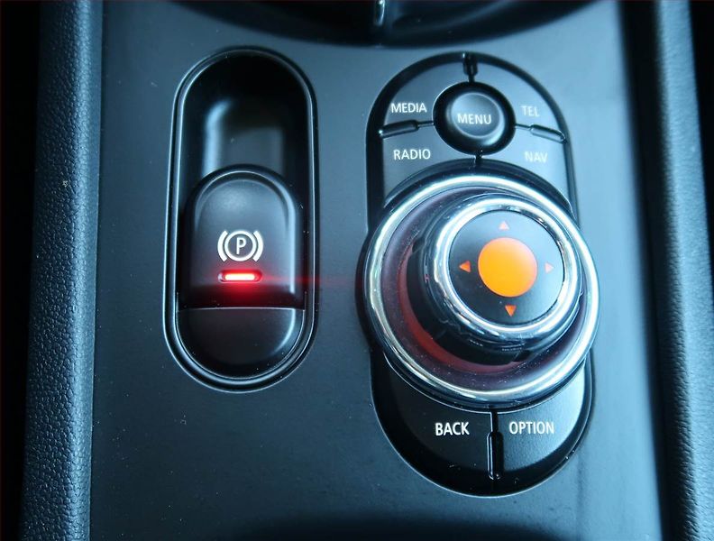 Mini Clubman (2017) Cooper, Automat, Serv.kniha - fotka 17 z 20