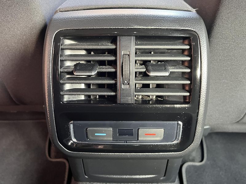 Volkswagen Passat (2021) VARIANT 4MOTION 2,0TDi 140kW - fotka 16 z 25