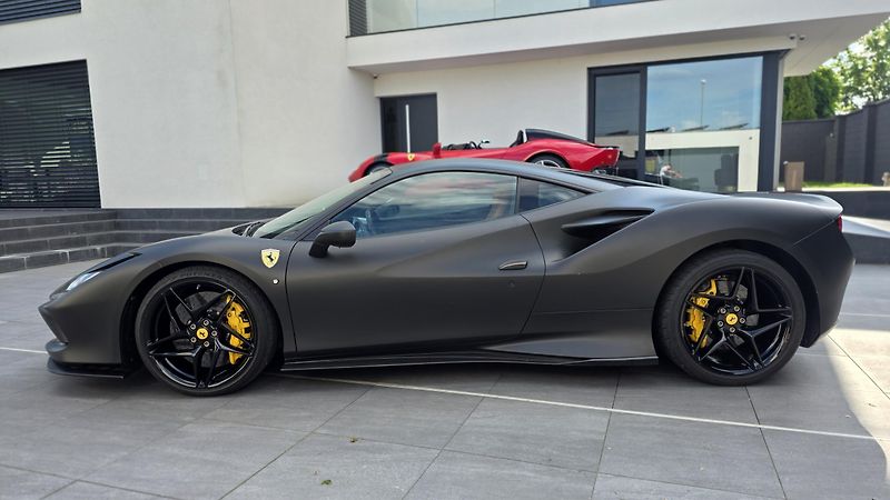 Ferrari F8 (2020) SERVIS-PLNÁ ÁRUKA-MAT WRAP - fotka 3 z 13
