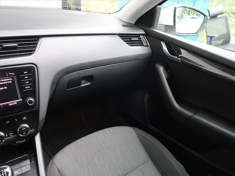 Škoda Octavia (2019) 2.0 TDI, Navi, Tempomat - fotka 8 z 16