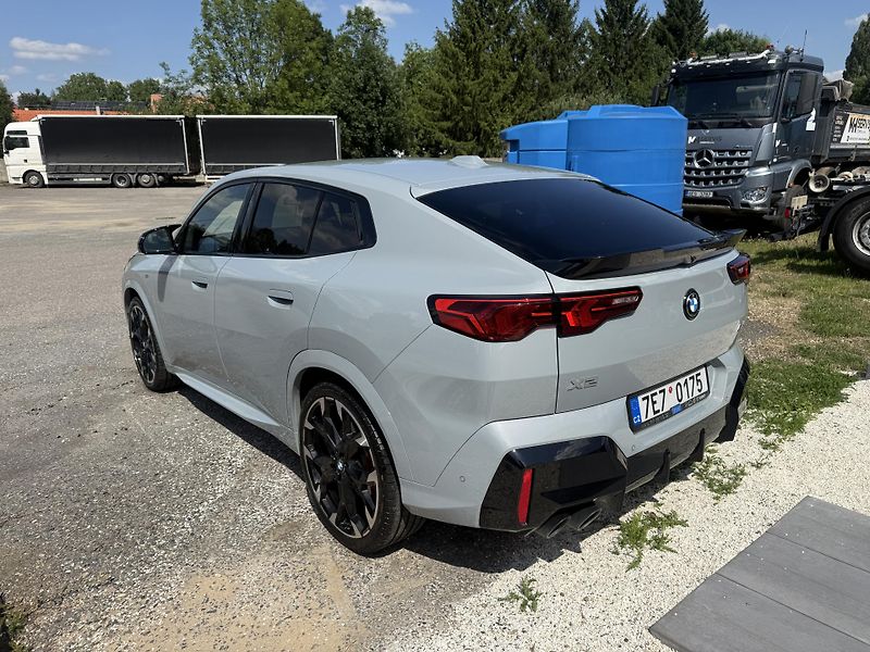 BMW X2 M135i xdrive  - fotka 5 z 12