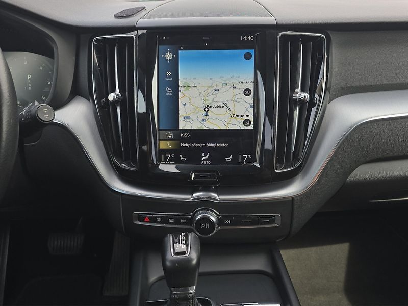 Volvo XC60 (2018) 2.0 D4 Drive-E A/T 140kW 4x4, - fotka 18 z 27