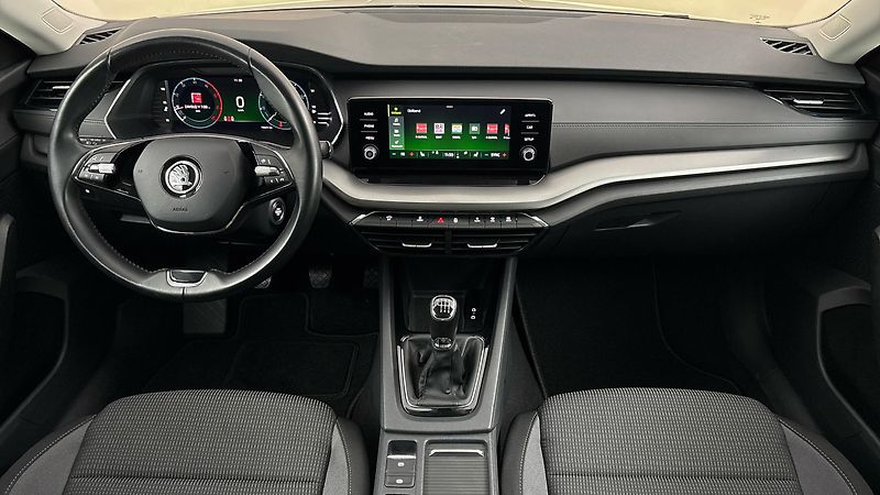 Škoda Octavia 2.0 TDI Ambition Combi - fotka 11 z 24