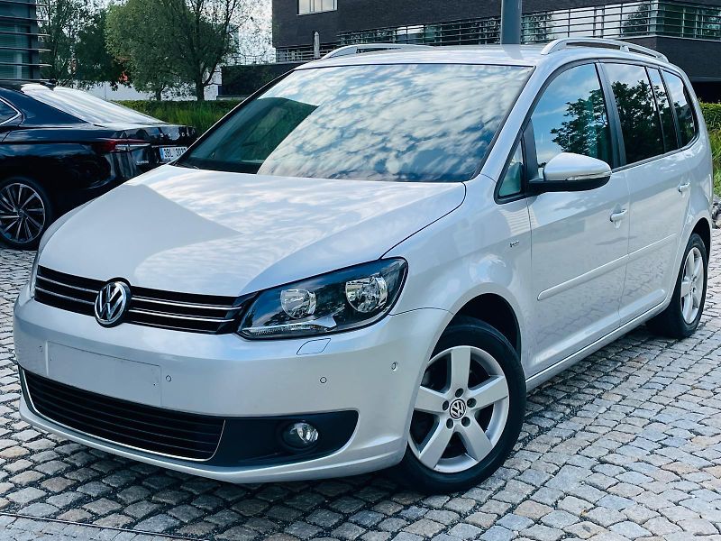 Volkswagen Touran 2.0TD MANUÁL 1MAJITEL SERVISKA - fotka 2 z 49