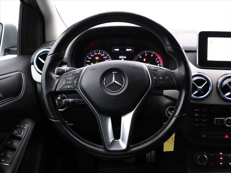 Mercedes-Benz Třídy B 1,6 200i 138kW Navi Xenon - fotka 17 z 37