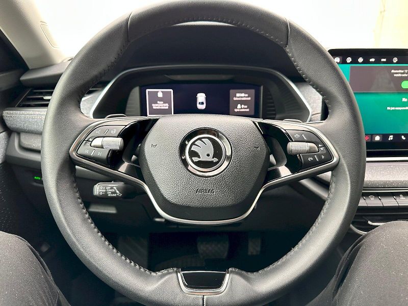 Škoda Octavia (2024) 1.5 TSI 110kW MHEV Top Selecti - fotka 12 z 25
