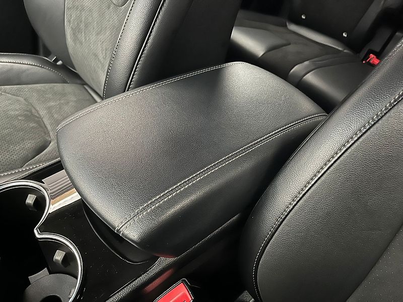 Ford Edge 2.0 TDCi AWD Sport ČR 1.majit. - fotka 30 z 74