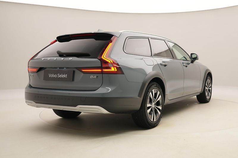Volvo V90 CC B4 AWD MOMENTUM AUT - fotka 13 z 52