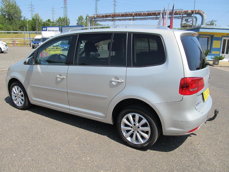 Volkswagen Touran (2011) 2.0TDI 7 míst  - fotka 6 z 60