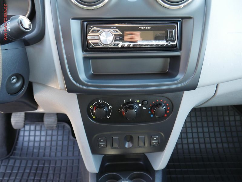 Dacia Sandero (2013) 1.2i, ČR, STK12/27 - fotka 11 z 15