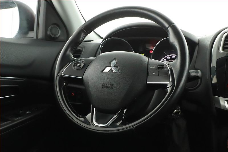 Mitsubishi ASX (2016) 1.6 MIVEC, Tempomat - fotka 12 z 14
