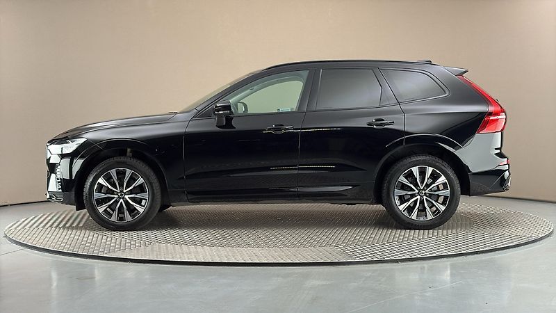 Volvo XC60 2.0 B4 AUT AWD Plus Dark - fotka 4 z 28