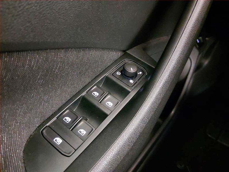 Škoda Kamiq (2024) Style 1.0 TSI - fotka 17 z 21