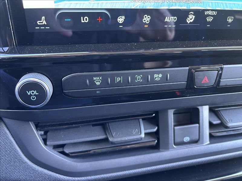 Ford Tourneo Custom 2,5 PHEV Sport 171kW - fotka 20 z 35