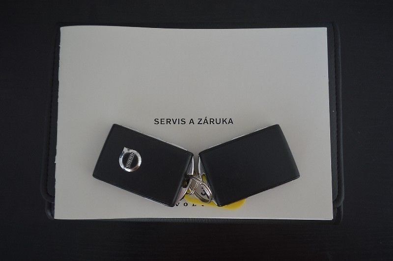 Volvo XC60 D4 AWD 2.4 INSCRIPTION (automa - fotka 23 z 28