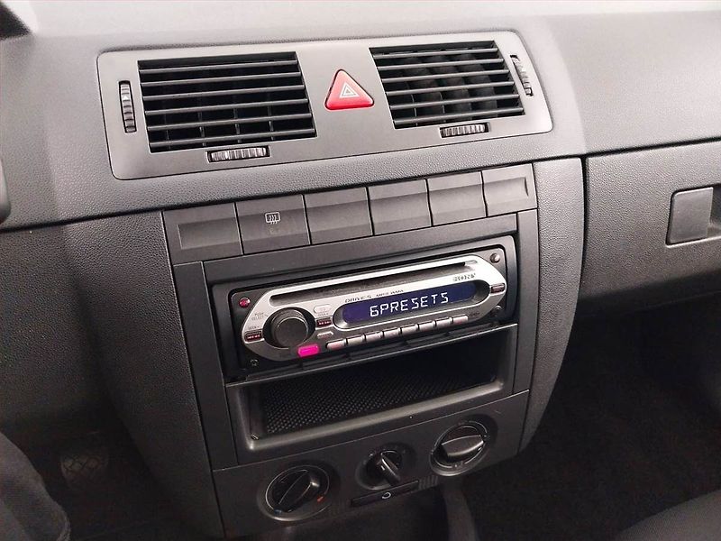 Škoda Fabia (2006) 1.2, Serv.kniha, po STK, Tažné - fotka 12 z 14