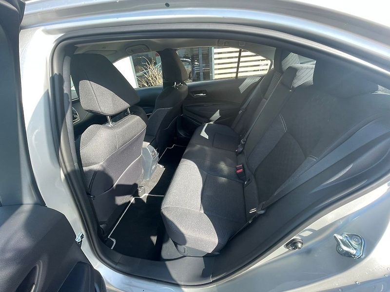 Toyota Corolla 1.8 Hybrid 140k Comfort Tech - fotka 23 z 27