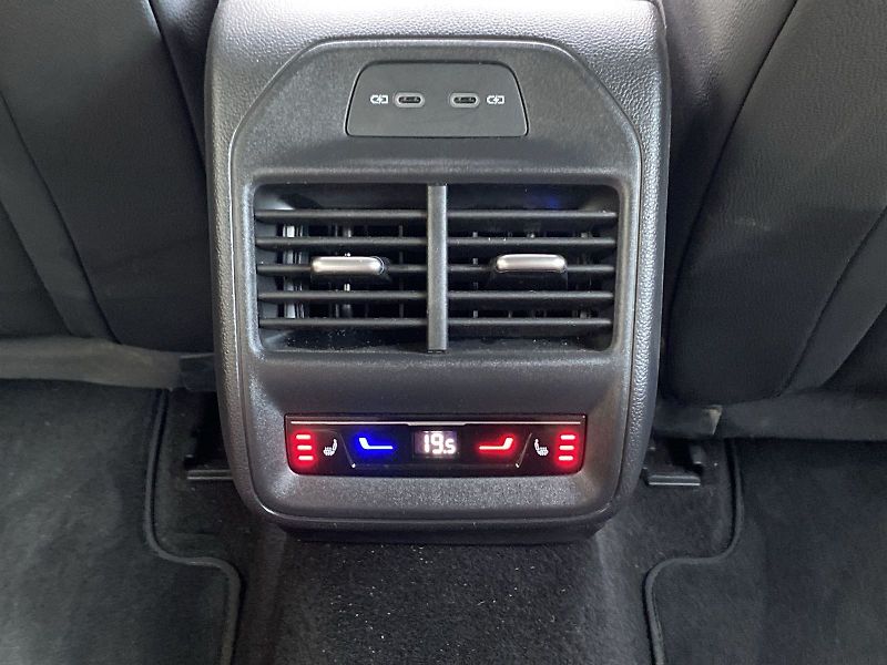 Škoda Superb (2025) Combi 2.0 TDI 4x4 DSG Sportlin - fotka 32 z 40
