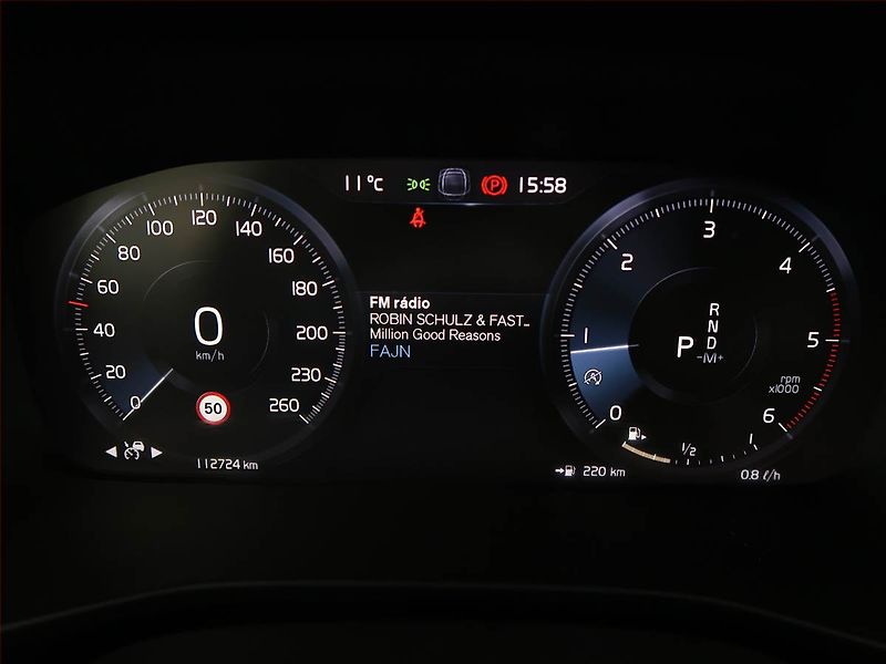 Volvo XC40 (2018) D4 AWD - fotka 11 z 24