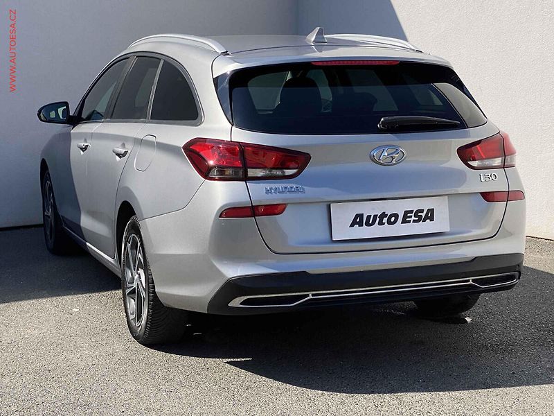 Hyundai i30 (2022) 1.5 i, 1.maj,ČR, Smart - fotka 6 z 17