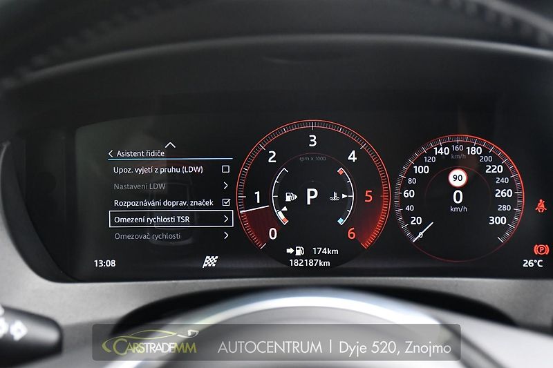 Jaguar F-Pace 2.0 R-SPORT MERIDIAN  - fotka 45 z 54
