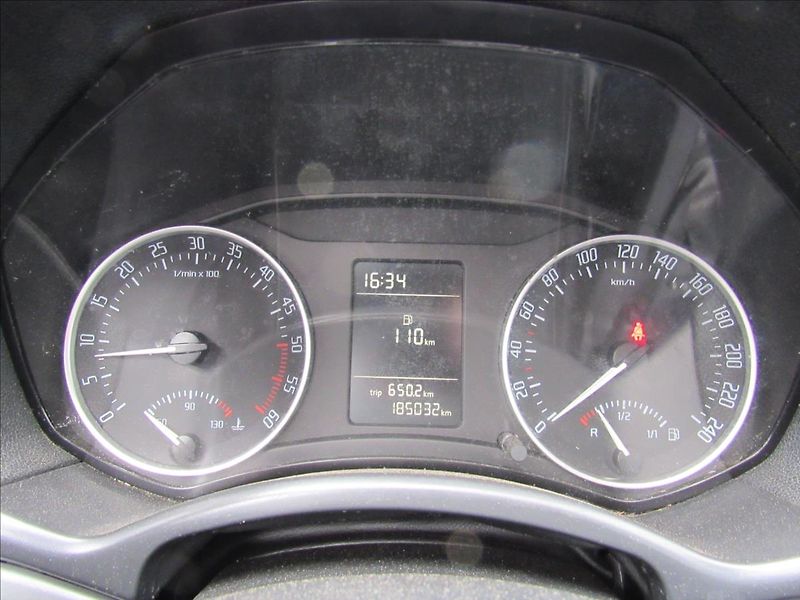 Škoda Octavia 1,6 TDi 77kW Combi - fotka 13 z 25
