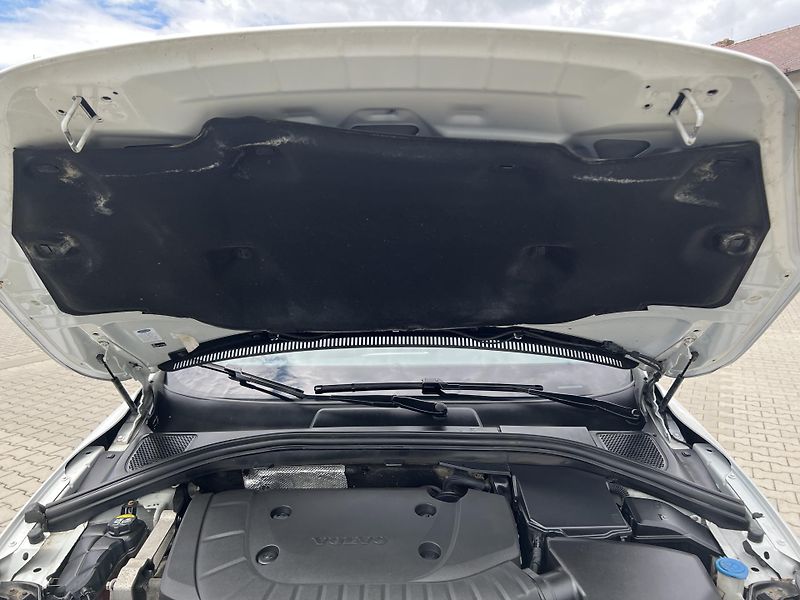 Volvo XC60 2,4 AWD D4 Summum 1.maj.  - fotka 54 z 56
