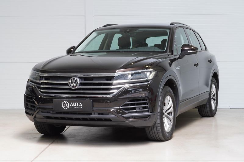 Volkswagen Touareg 3.0TDI,170kW,ČR,DigitalCockpit - fotka 1 z 29