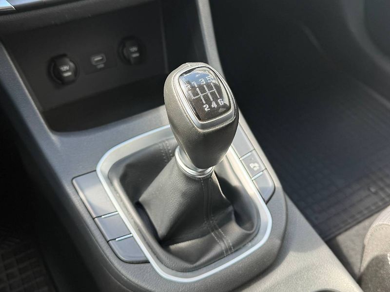 Hyundai i30 (2021) 1.0 T-GDI 88 kW Family - fotka 15 z 20