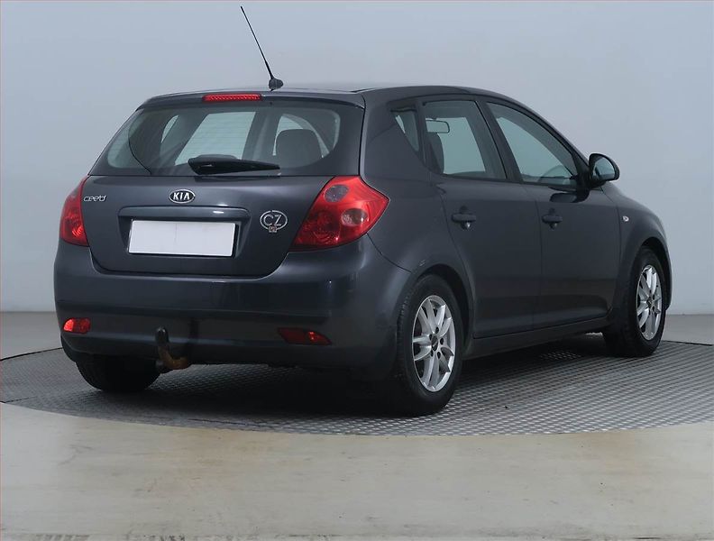 Kia Ceed (2009) 1.6 CVVT, ČR,1.maj, Serv.kniha - fotka 5 z 14