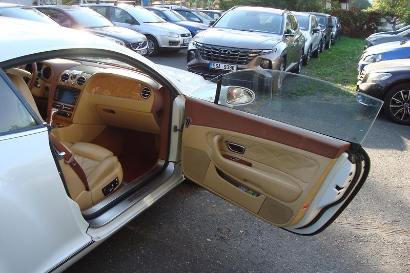 Bentley Continental GT (2007) 6.0W12,Diamond SERIES MULLINER - fotka 30 z 53