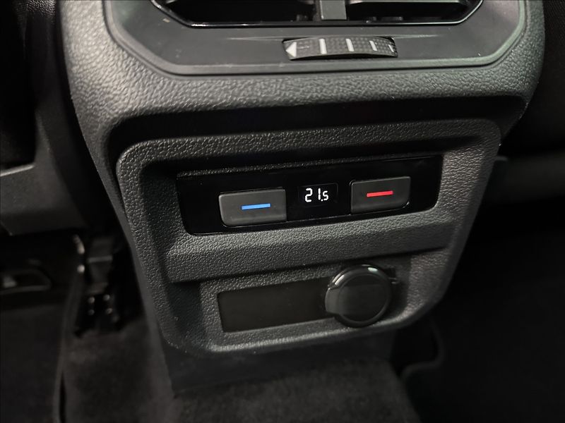 Volkswagen Tiguan 2,0 DSG DPH ACC NZTOP VC TAŽNÉ - fotka 41 z 49