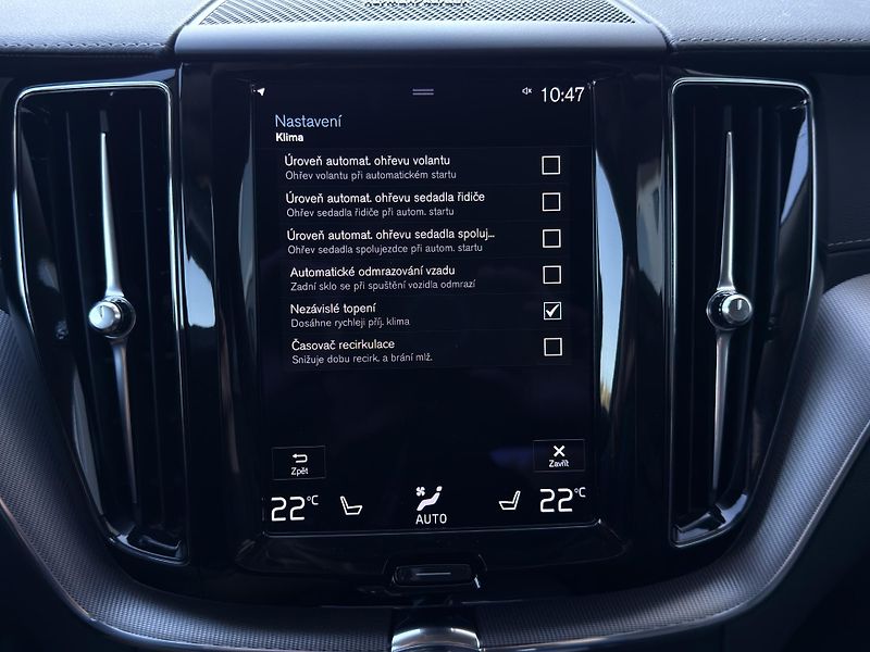 Volvo XC60 B4 AWD INSCRIP. // nezáv. top. - fotka 40 z 48
