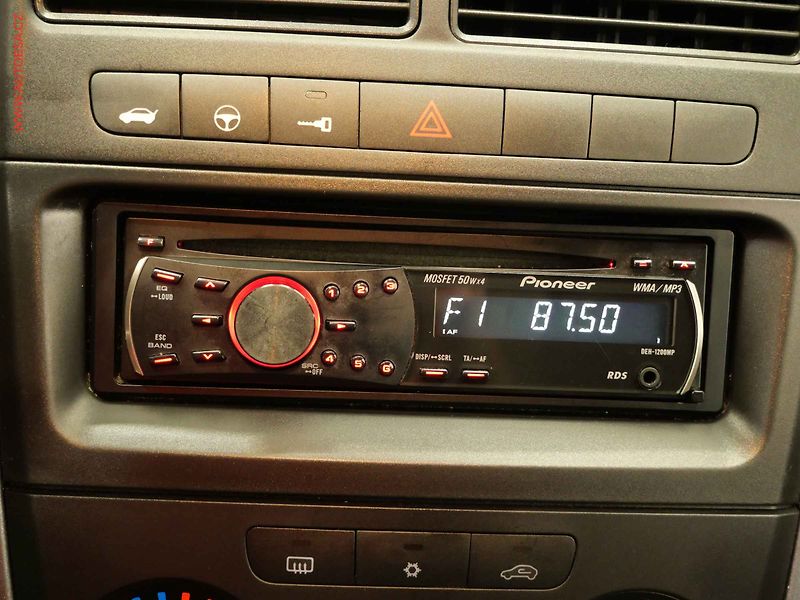 Fiat Punto (2010) 1.2i, 2.maj,ČR, AC - fotka 15 z 18