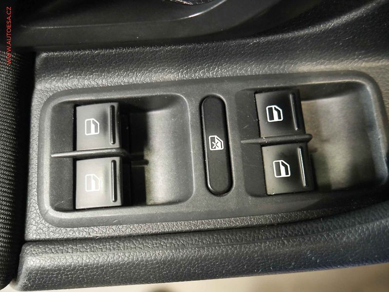 Škoda Fabia (2014) 1.2 TSi, AC, tempo, park - fotka 18 z 19