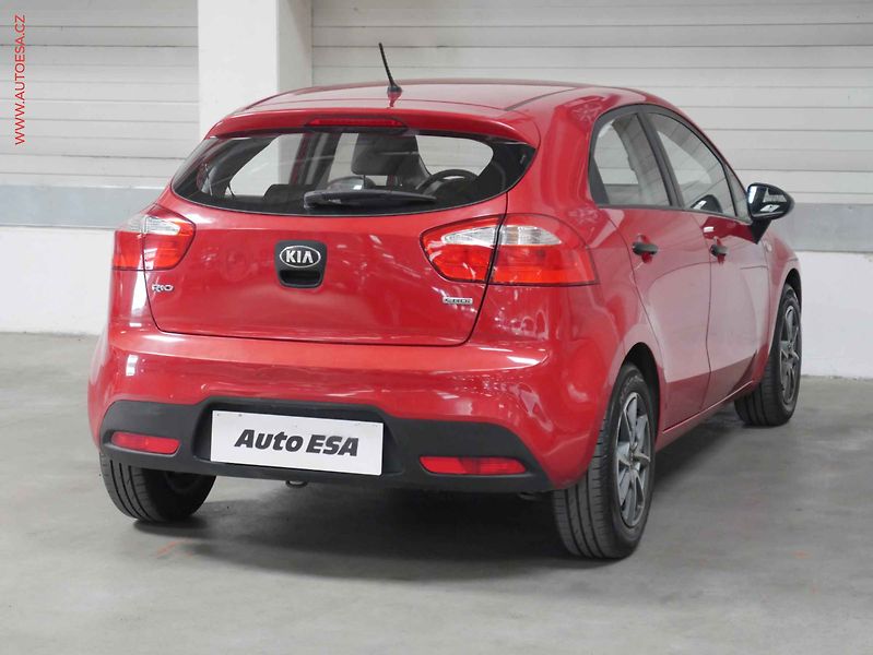 Kia Rio (2013) 1.1 CRDI, 2.maj,ČR, servis - fotka 6 z 16