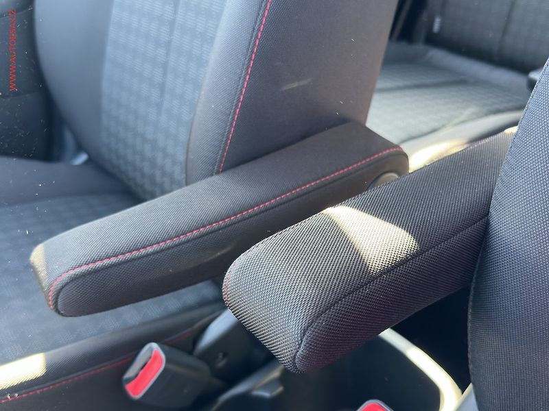 Kia Venga (2018) 1.4i, ČR, servis.kniha, AC - fotka 16 z 18