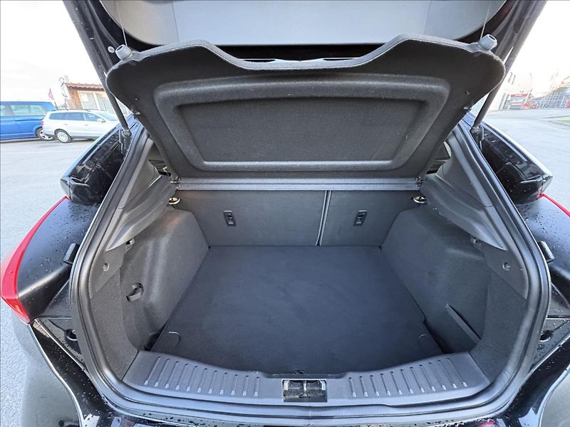 Ford Focus 2,0 TDCi ST 136kW Xen,Šíbr,Nav - fotka 39 z 46